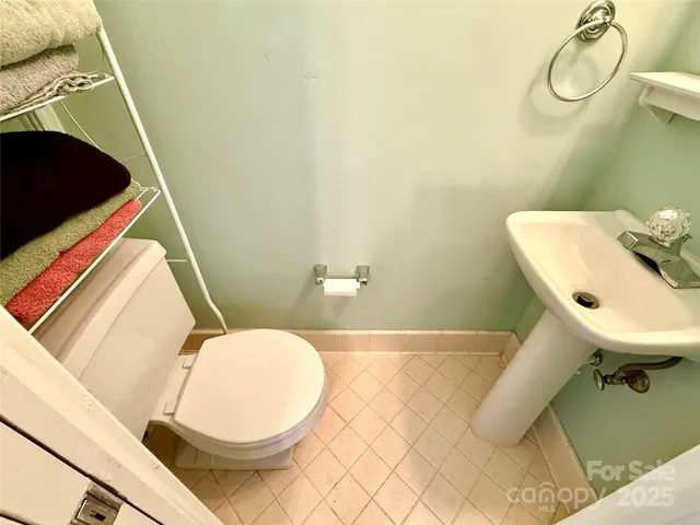 $438,500 | 7632 Rolling Hill Road, Charlotte, NC 28227