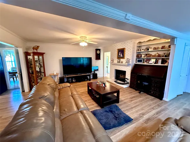 $438,500 | 7632 Rolling Hill Road, Charlotte, NC 28227