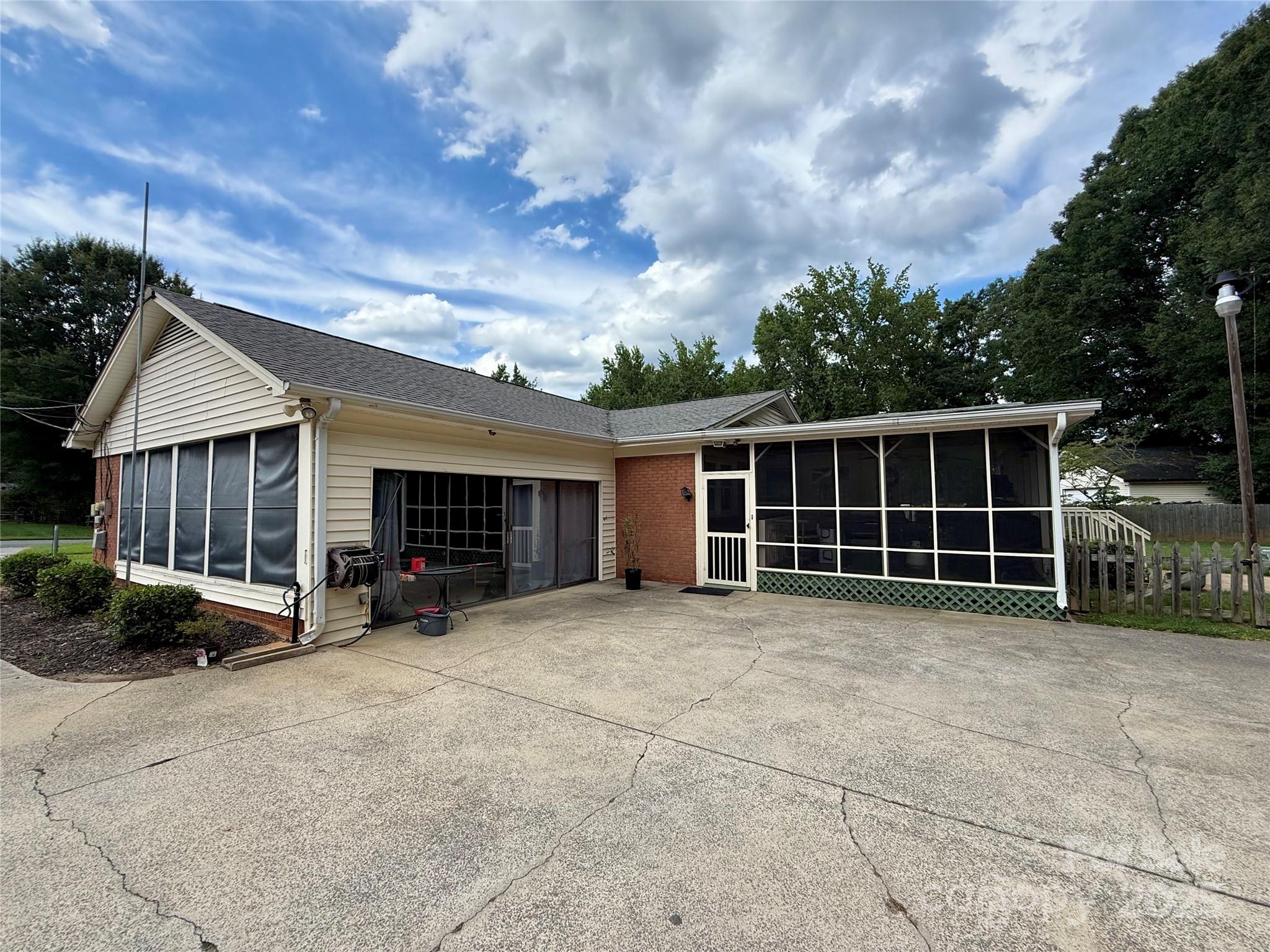 7632 Rolling Hill Road Charlotte, NC 28227 - Photo 3 of 48