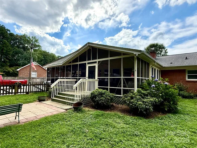 $438,500 | 7632 Rolling Hill Road, Charlotte, NC 28227