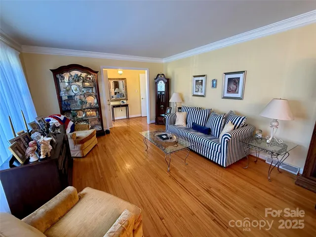 $438,500 | 7632 Rolling Hill Road, Charlotte, NC 28227