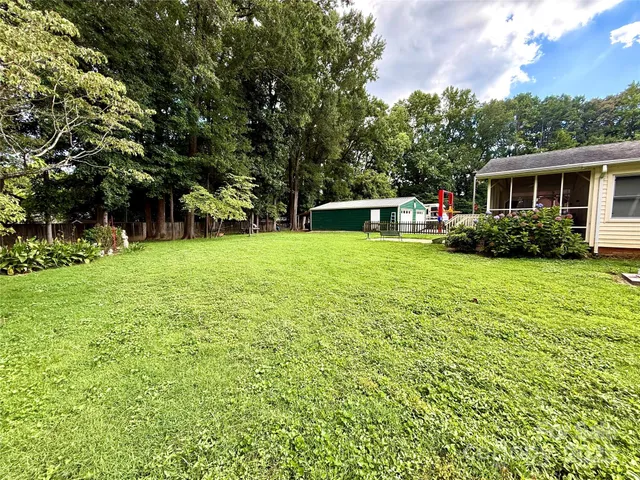 $438,500 | 7632 Rolling Hill Road, Charlotte, NC 28227