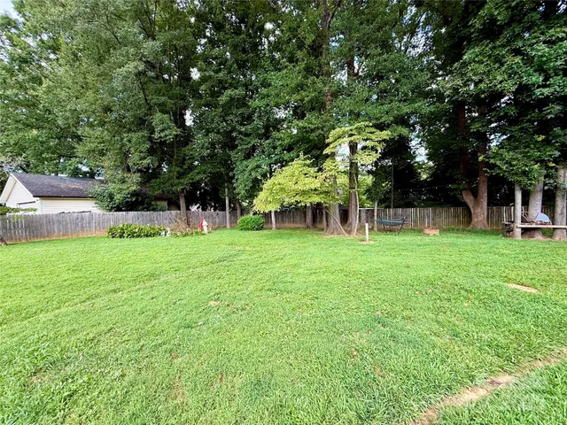 $438,500 | 7632 Rolling Hill Road, Charlotte, NC 28227