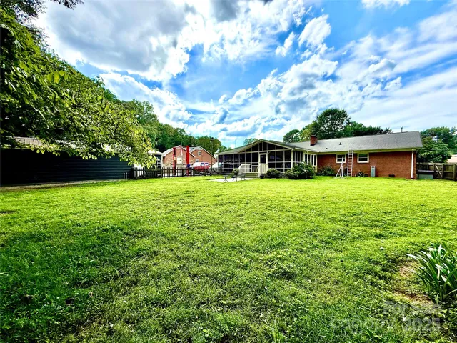 $438,500 | 7632 Rolling Hill Road, Charlotte, NC 28227