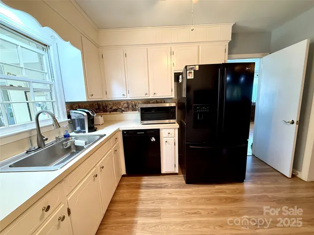 $438,500 | 7632 Rolling Hill Road, Charlotte, NC 28227