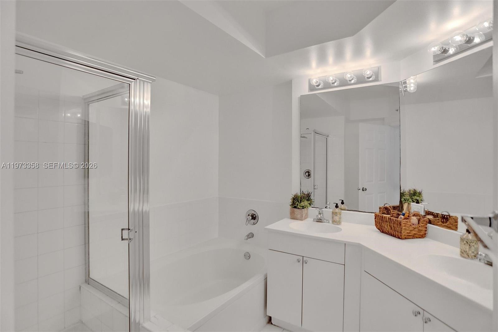 17100 North Bay Road, Unit 1501 Sunny Isles Beach, FL 33160 - Photo 13 of 46