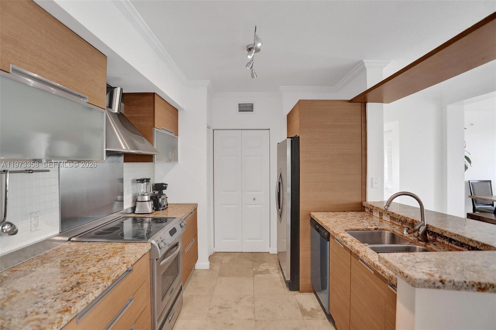 17100 North Bay Road, Unit 1501 Sunny Isles Beach, FL 33160 - Photo 33 of 46