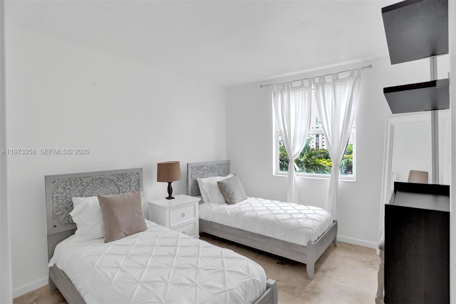 17100 North Bay Road, Unit 1501 Sunny Isles Beach, FL 33160 - Photo 10 of 46