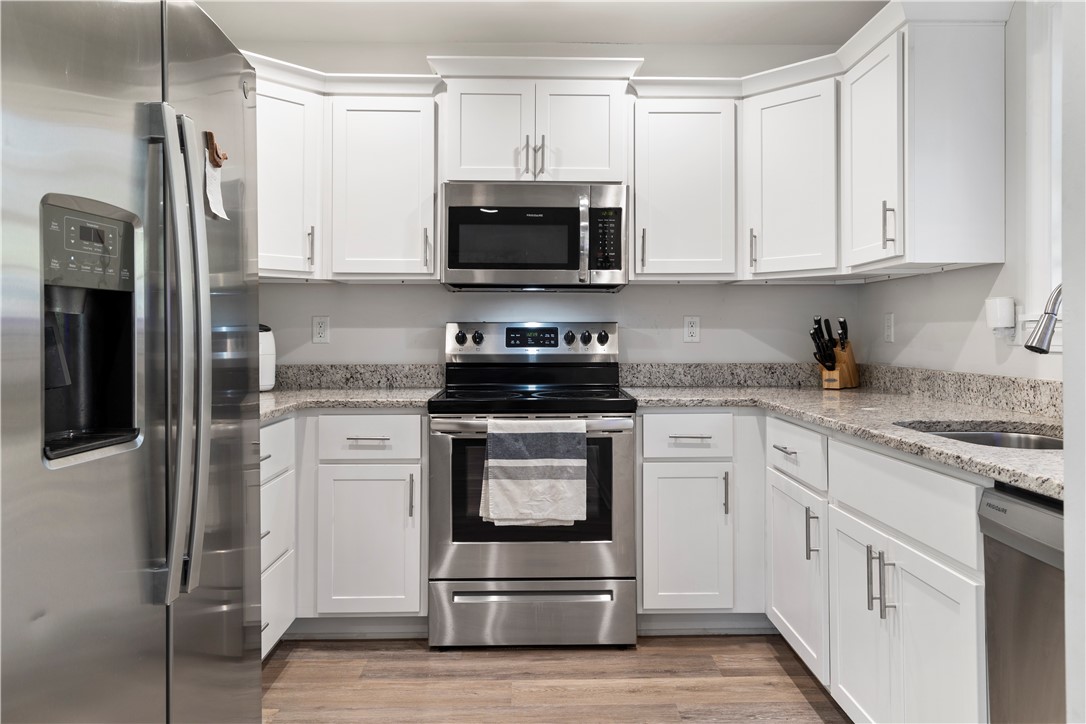 225 Singing Pines Road Seneca, SC 29678 - Photo 7 of 26 Stainless steel appliances