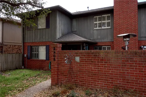 $327,000 | 2905 Broadmoor Drive, Bryan, TX 77802