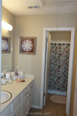 $327,000 | 2905 Broadmoor Drive, Bryan, TX 77802