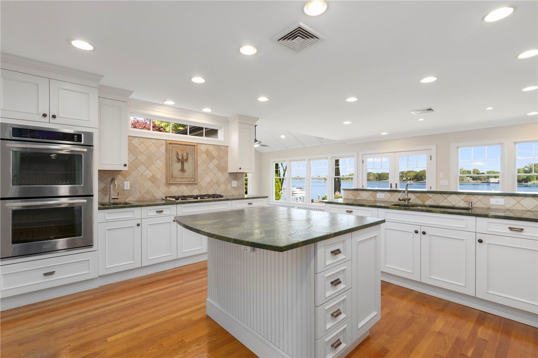 29 Riverside Drive Barrington, RI 02806 - Photo 12 of 37