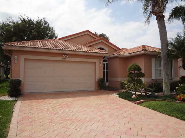 6589 Sun River Road Boynton Beach, FL 33437 - Photo 1 of 8 Primary Photo