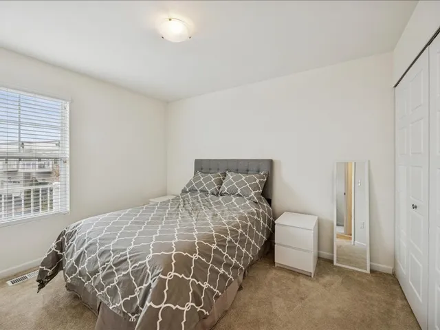 $440,000 | 964 Station Boulevard, Aurora, IL 60504