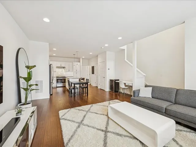 $440,000 | 964 Station Boulevard, Aurora, IL 60504