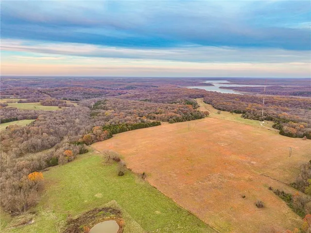 $1,200,000 | 9535 Northeast 681, Lowry City, MO 64763