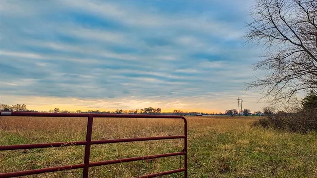 $1,200,000 | 9535 Northeast 681, Lowry City, MO 64763