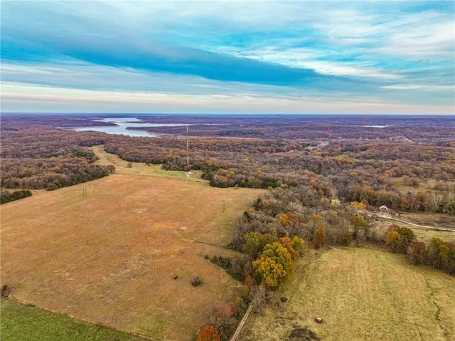 $1,200,000 | 9535 Northeast 681, Lowry City, MO 64763