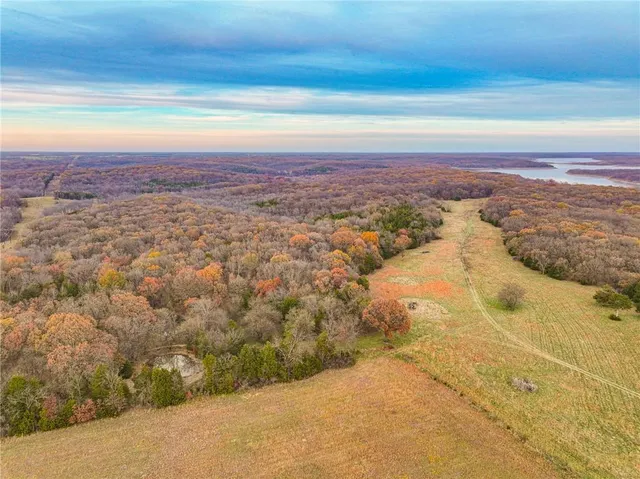 $1,200,000 | 9535 Northeast 681, Lowry City, MO 64763