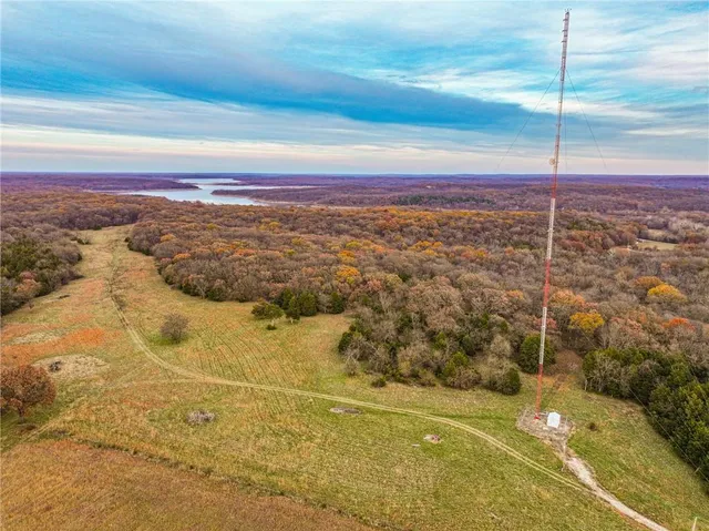 $1,200,000 | 9535 Northeast 681, Lowry City, MO 64763