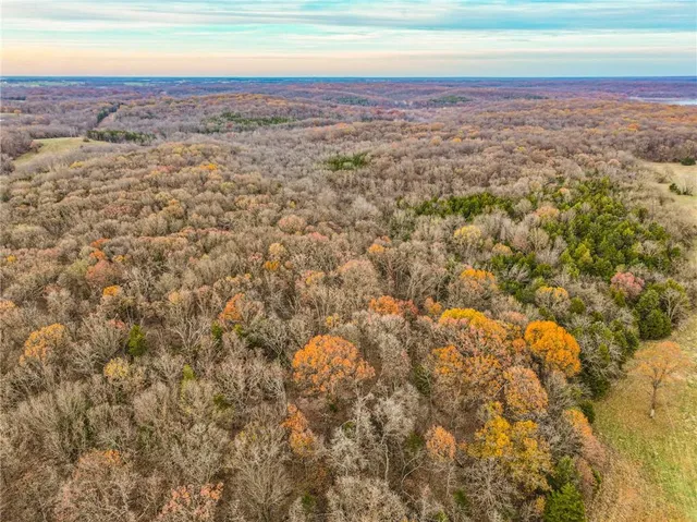 $1,200,000 | 9535 Northeast 681, Lowry City, MO 64763