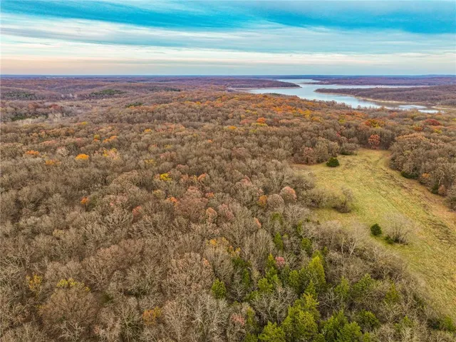 $1,200,000 | 9535 Northeast 681, Lowry City, MO 64763