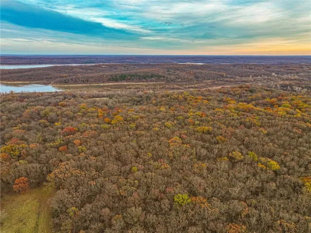 $1,200,000 | 9535 Northeast 681, Lowry City, MO 64763