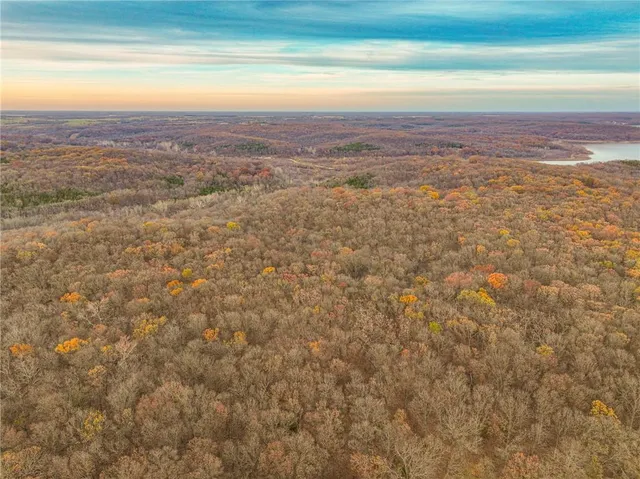 $1,200,000 | 9535 Northeast 681, Lowry City, MO 64763