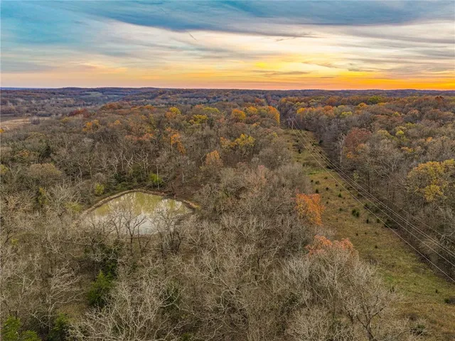 $1,200,000 | 9535 Northeast 681, Lowry City, MO 64763