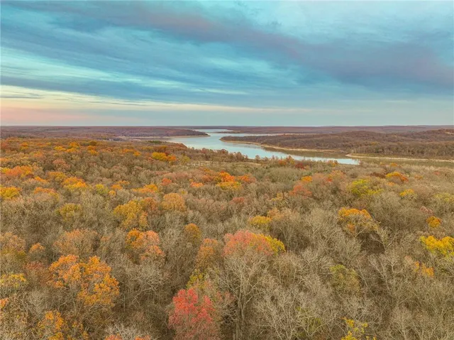 $1,200,000 | 9535 Northeast 681, Lowry City, MO 64763