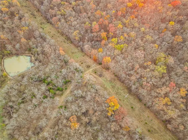 $1,200,000 | 9535 Northeast 681, Lowry City, MO 64763