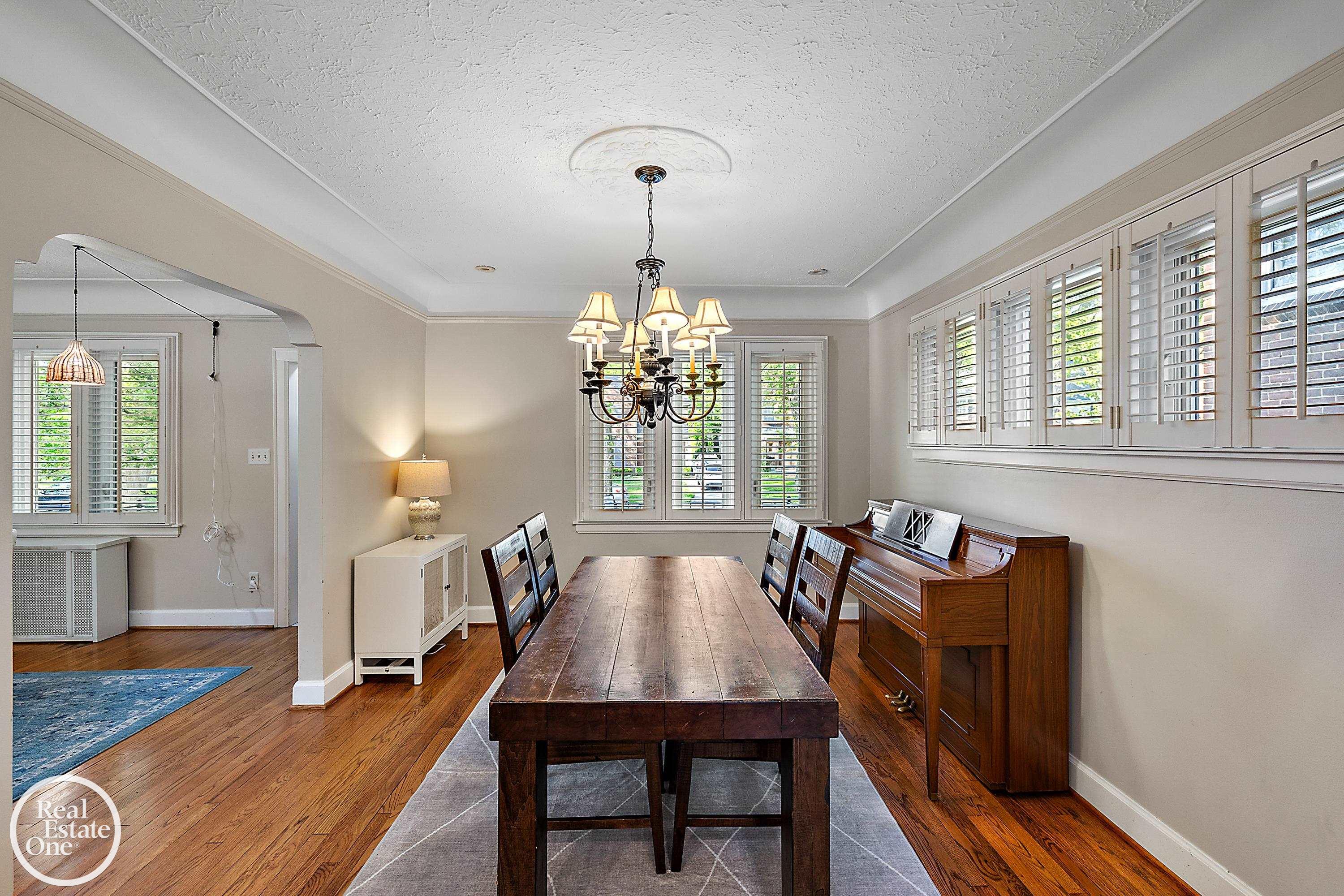 277 Merriweather Road Grosse Pointe Farms, MI 48236 - Photo 11 of 51