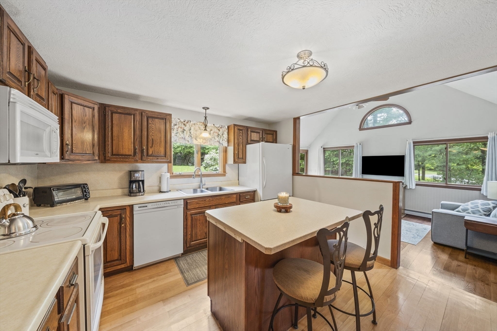 20 Aldana Road Halifax, MA 02338 - Photo 9 of 34