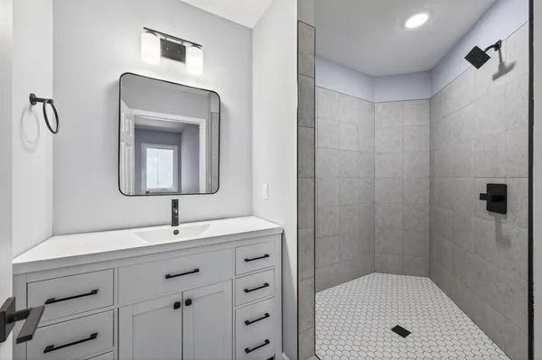 $549,000 | 725 Wilson Avenue, St. Paul, MN 55106