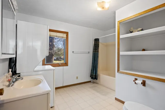 $160,000 | 227 1st Street Northwest, Elbow Lake, MN 56531