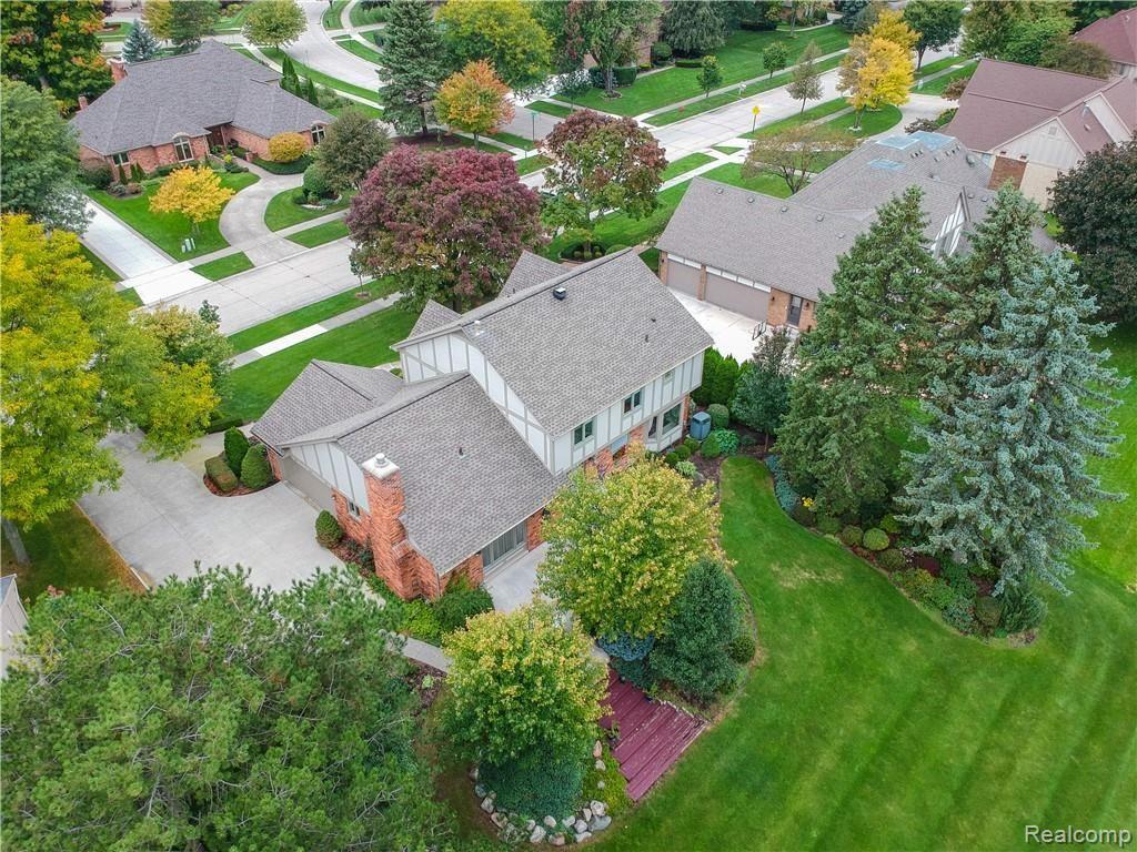 4864 Rivers Edge Drive Troy, MI 48098 - Photo 39 of 39 Aerial_V.jpg