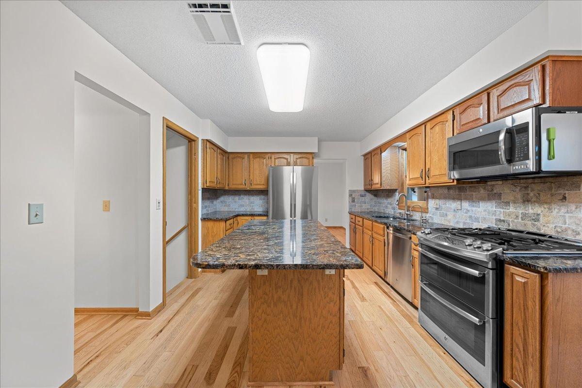 9130 Hidden Meadow Road Woodbury, MN 55125 - Photo 29 of 74