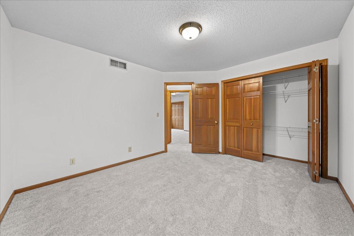 9130 Hidden Meadow Road Woodbury, MN 55125 - Photo 55 of 74