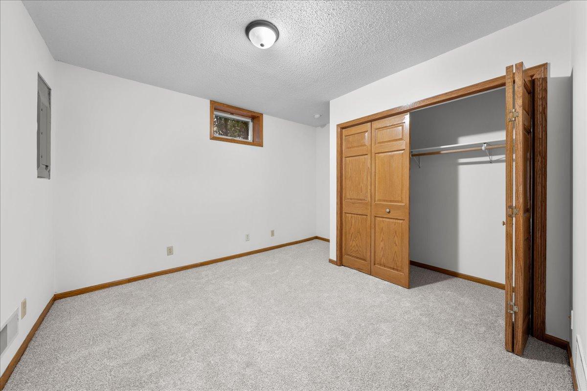 9130 Hidden Meadow Road Woodbury, MN 55125 - Photo 58 of 74