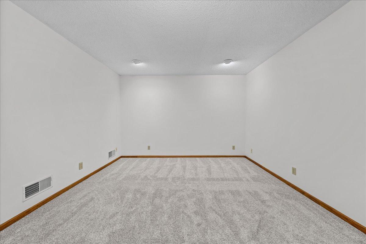 9130 Hidden Meadow Road Woodbury, MN 55125 - Photo 63 of 74