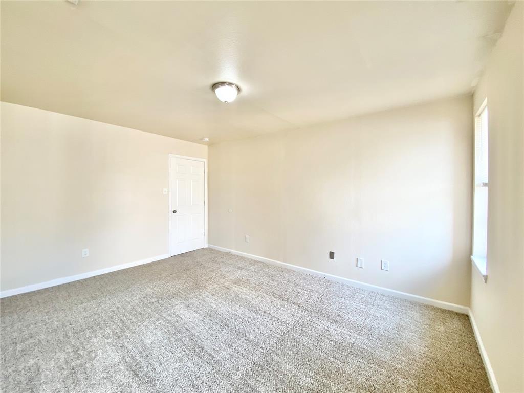 8001 C Rothington Road, Unit 21 Dallas, TX 75227 - Photo 25 of 32 a view of room
