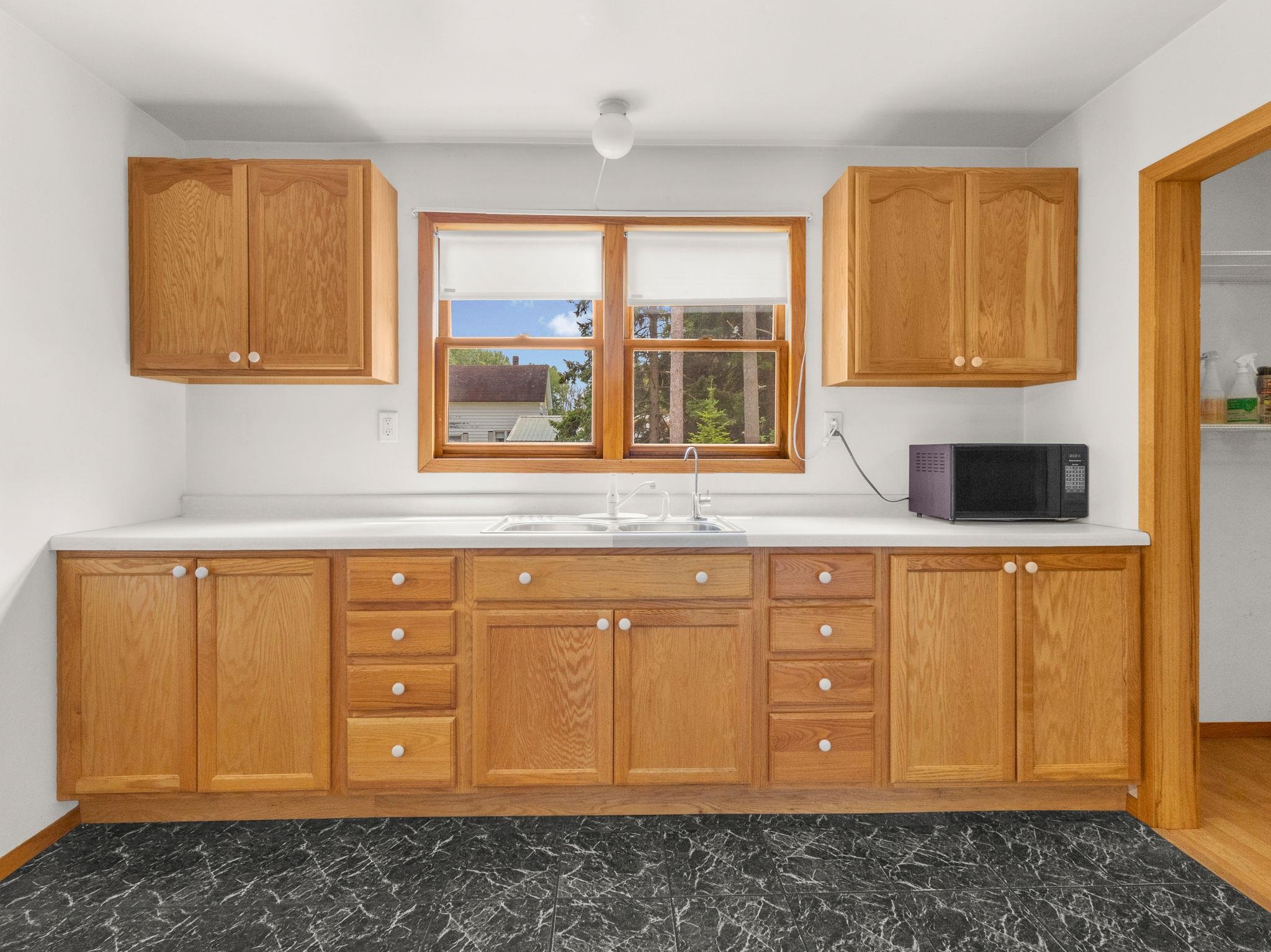 W605 Wiegers Road Marinette, WI 54143 - Photo 4 of 24