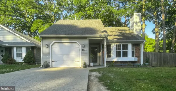 $349,900 | 801 East Eagle Point Place, Absecon, NJ 08205