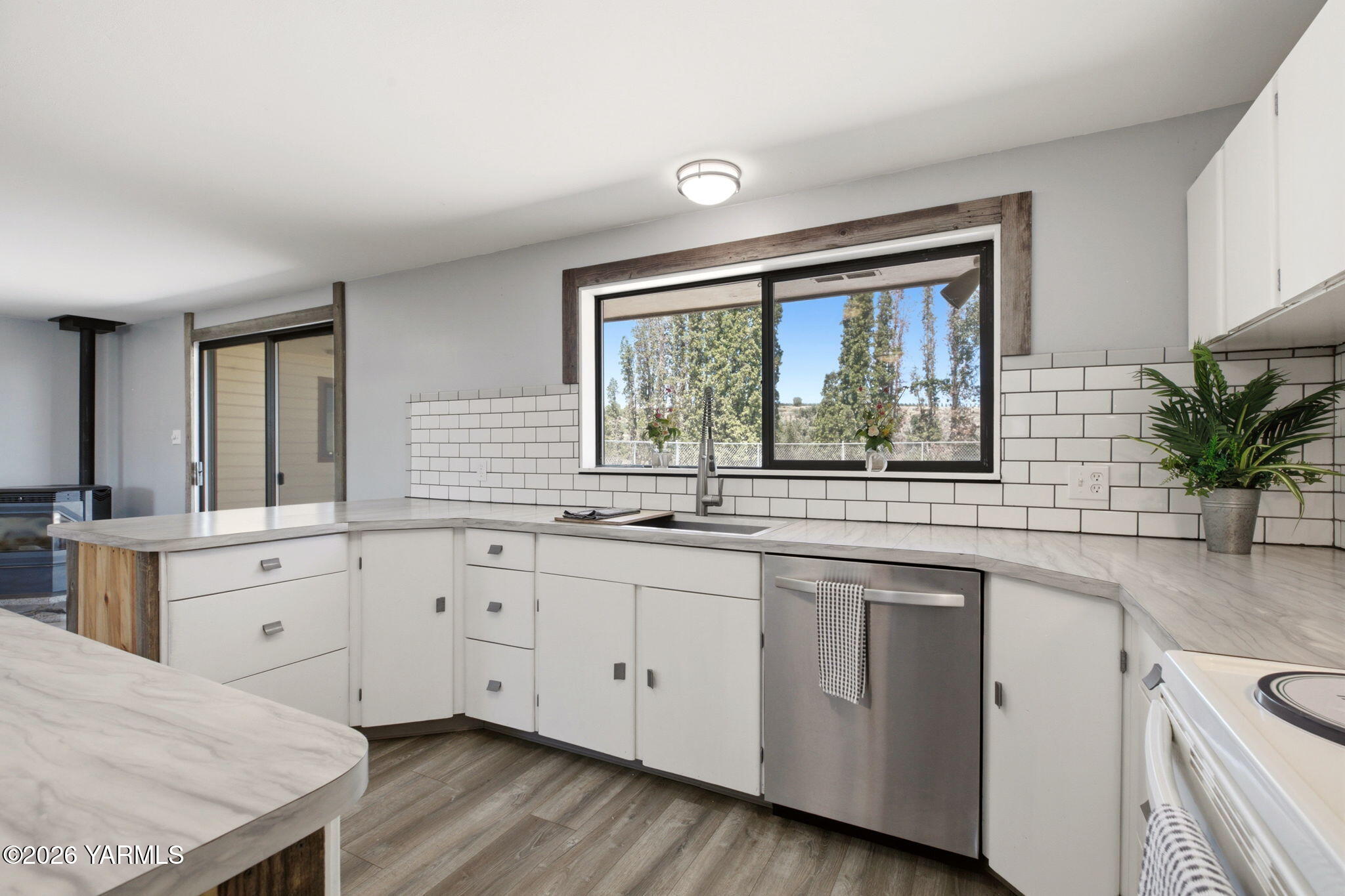 15791 Rutherford Road Yakima, WA 98903 - Photo 19 of 31 Kitchen