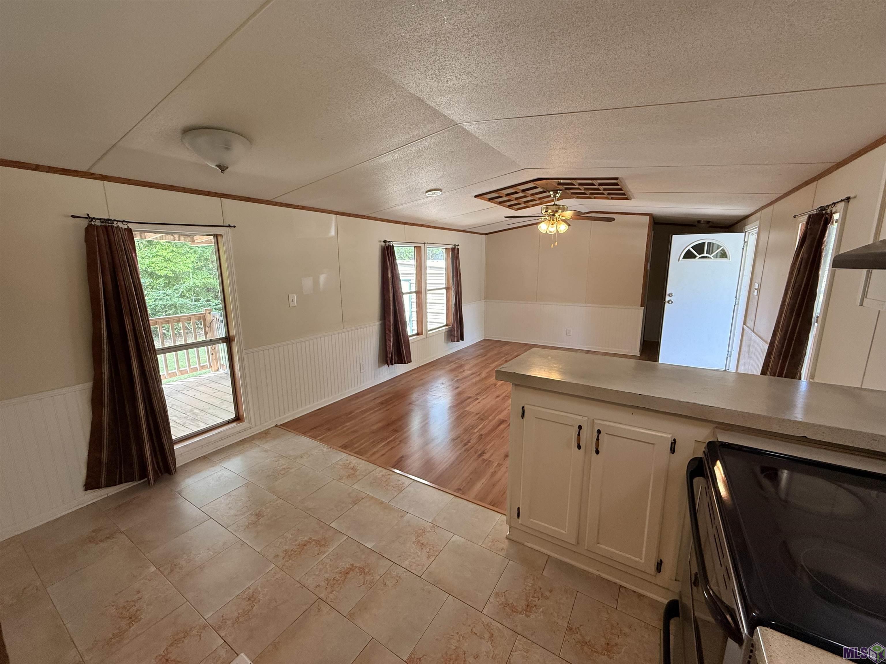 10330 Thibodeaux Road Denham Springs, LA 70706 - Photo 3 of 11 Gallery Image 3