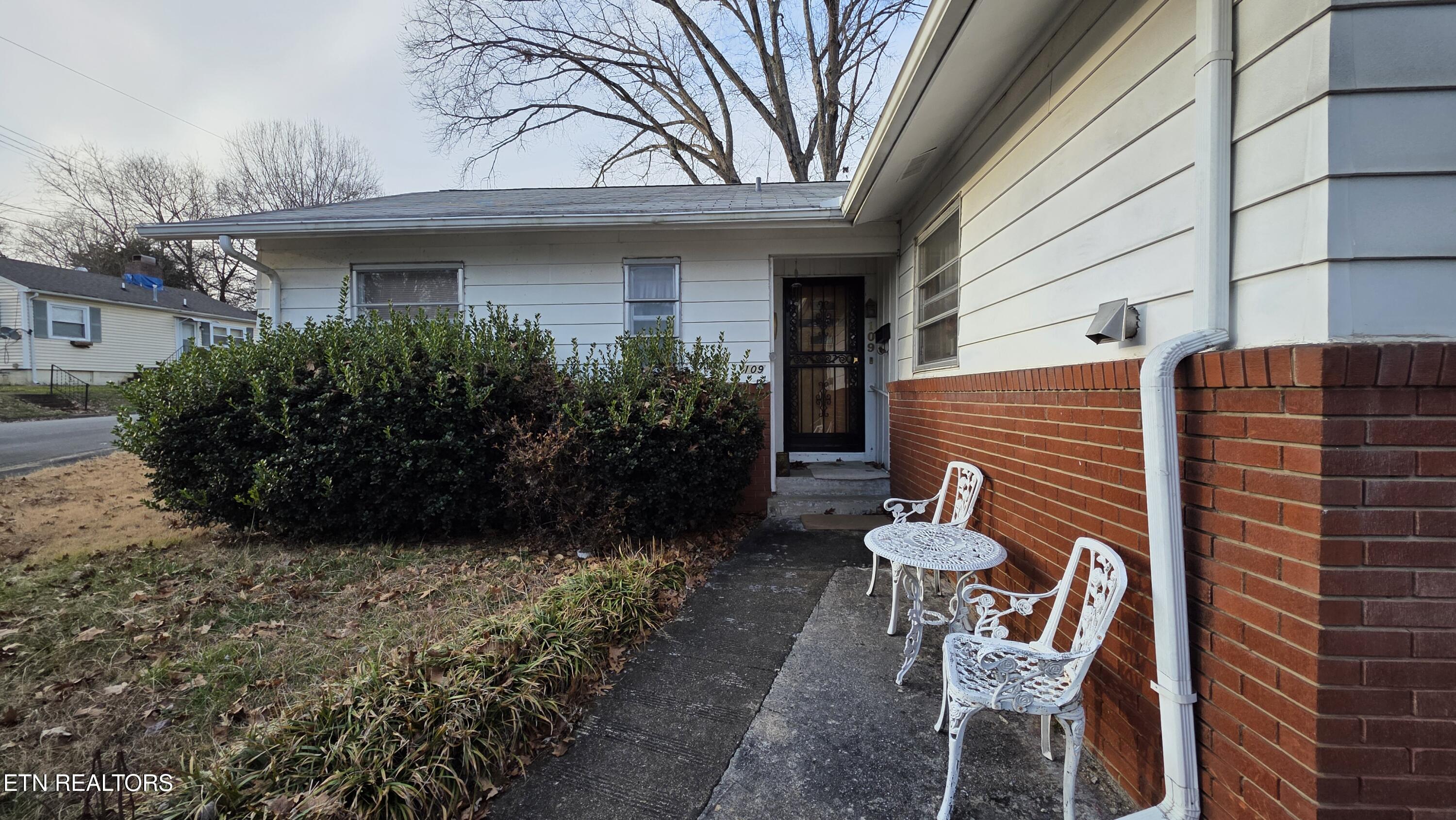 109 Thornton Road Oak Ridge, TN 37830 - Photo 4 of 28 1000006440