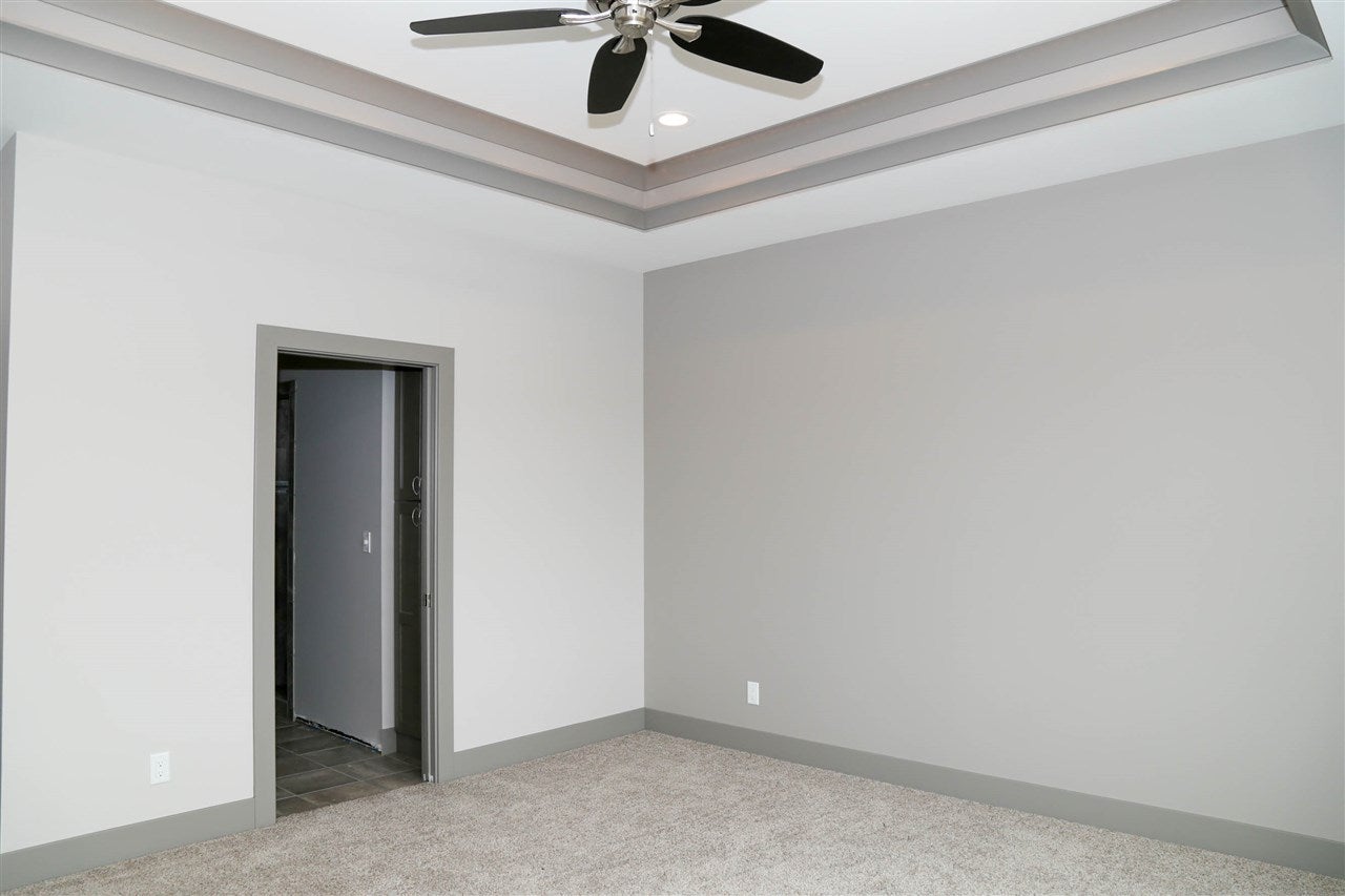 2242 Antler Ridge Drive Dubuque, IA 52002 - Photo 9 of 25 Gallery Image 9