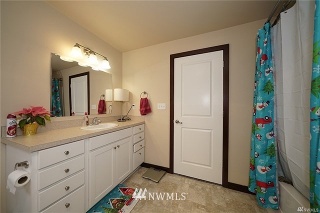 1375 North View Road Oak Harbor, WA 98277 - Photo 11 of 24 Gallery Image 11