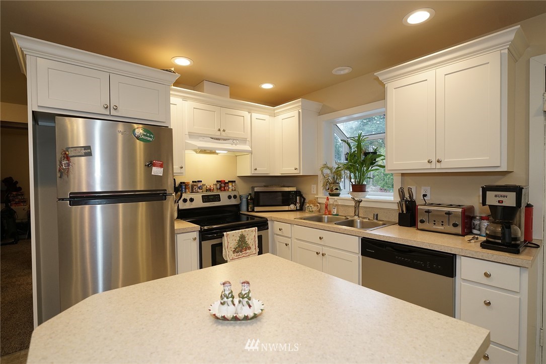 1375 North View Road Oak Harbor, WA 98277 - Photo 8 of 24 Gallery Image 8