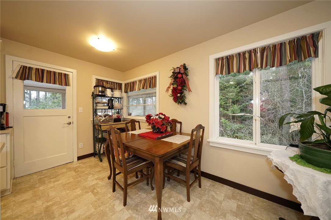 1375 North View Road Oak Harbor, WA 98277 - Photo 9 of 24 Gallery Image 9
